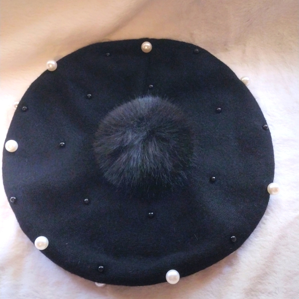 Black PomPom Beret